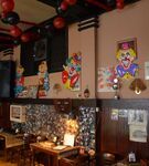 De pilaren hebben bovenaan de kenmerkende drie uitstekende banden.
<br/>
Richard Keijzer, 2014-12-09